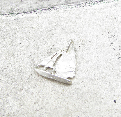 925 Sterling Silver  Vintage Etching Detail Sailing Ship Pendant  PT1340