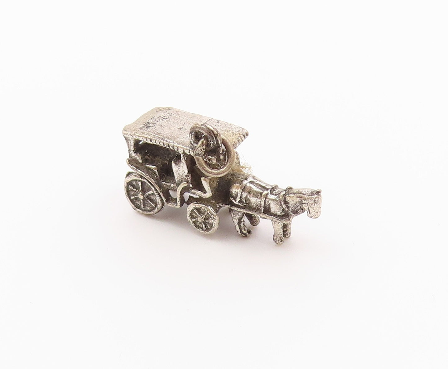 925 Sterling Silver  Vintage Old Fashioned Horse & Carriage Pendant  PT17137