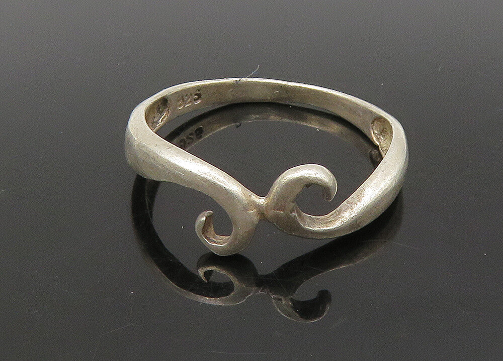 925 Sterling Silver  Vintage Shiny Smooth Swirl Band Ring Sz 7  RG21837