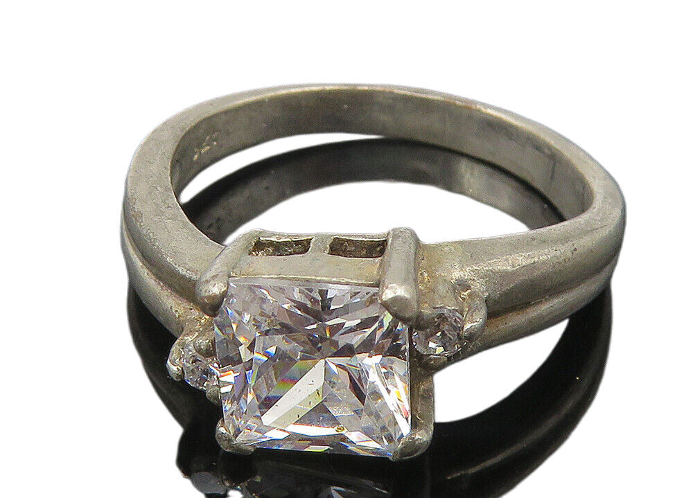 925 Silver  Vintage Cubic Zirconia Solitaire With Accents Ring Sz 7.5  RG11055
