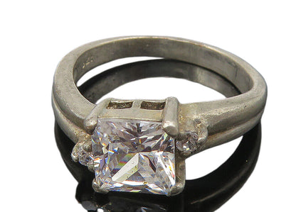 925 Silver  Vintage Cubic Zirconia Solitaire With Accents Ring Sz 7.5  RG11055