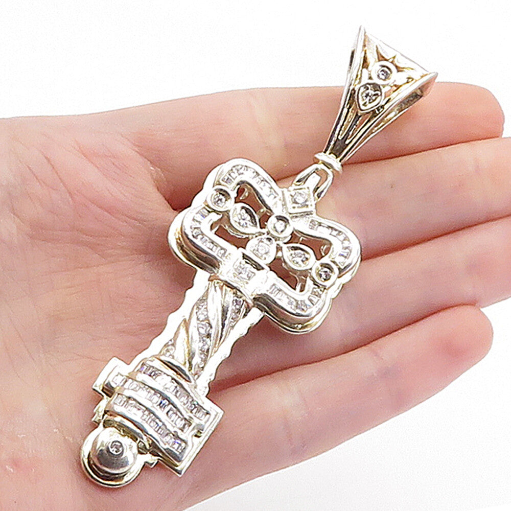 925 Sterling Silver  Vintage Cubic Zirconia Shiny Key Motif Pendant  PT4831
