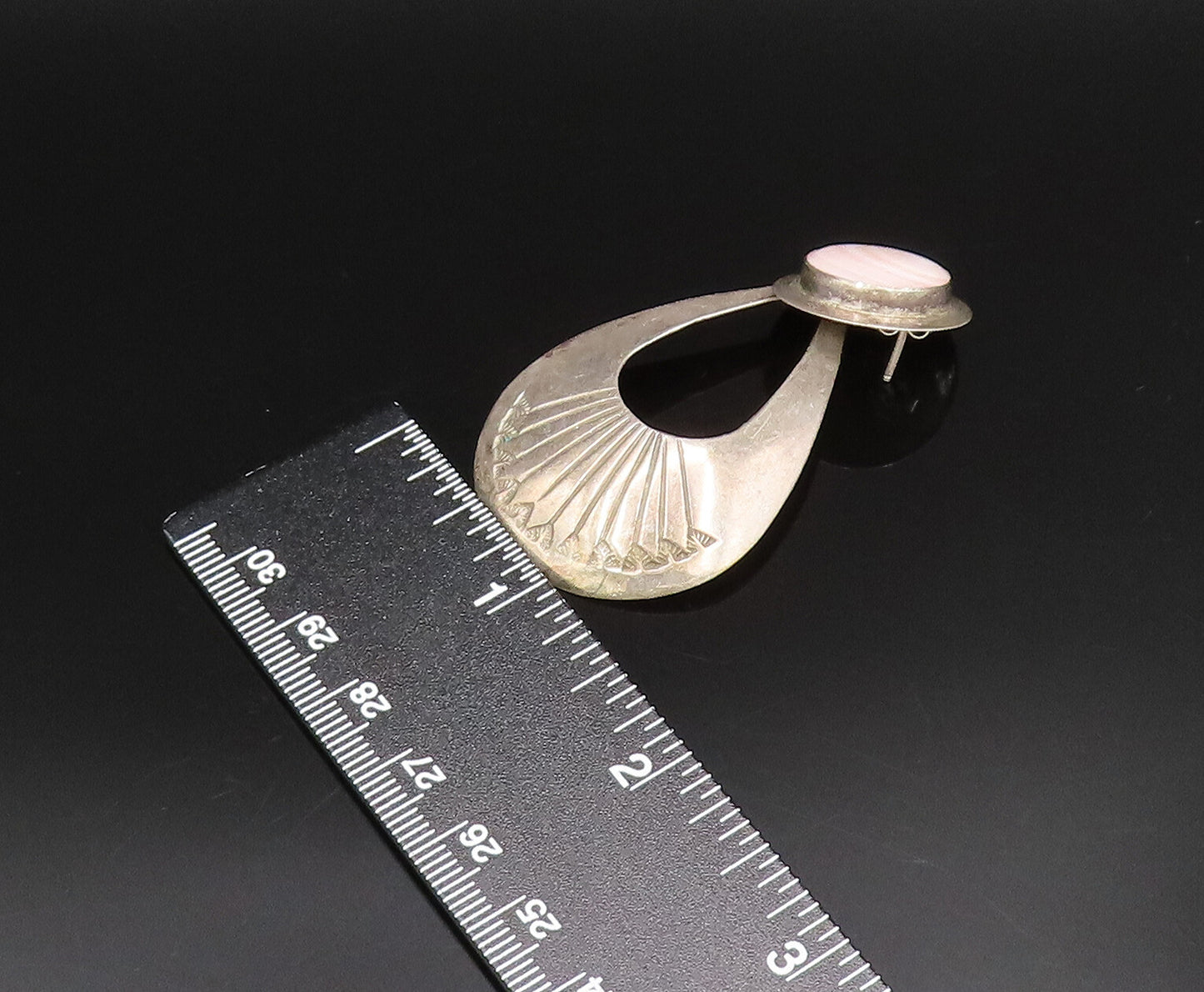 NAVAJO 925 Silver  Vintage Round Agate Etched Pear Shaped Earrings  EG12154