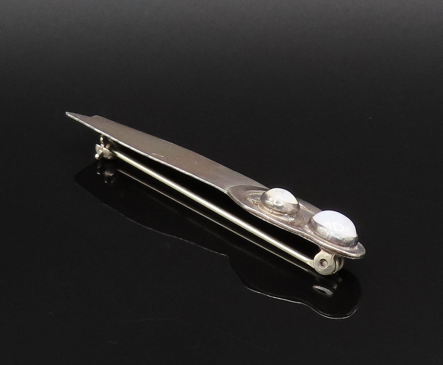 GFMW 925 Silver  Vintage Chalcedony Parent Holding Child Brooch Pin  BP9917