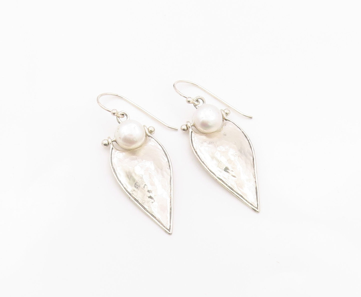 925 Sterling Silver Vintage Earrings ISRAEL Pearl Hammered Teardrop Hook EG14382