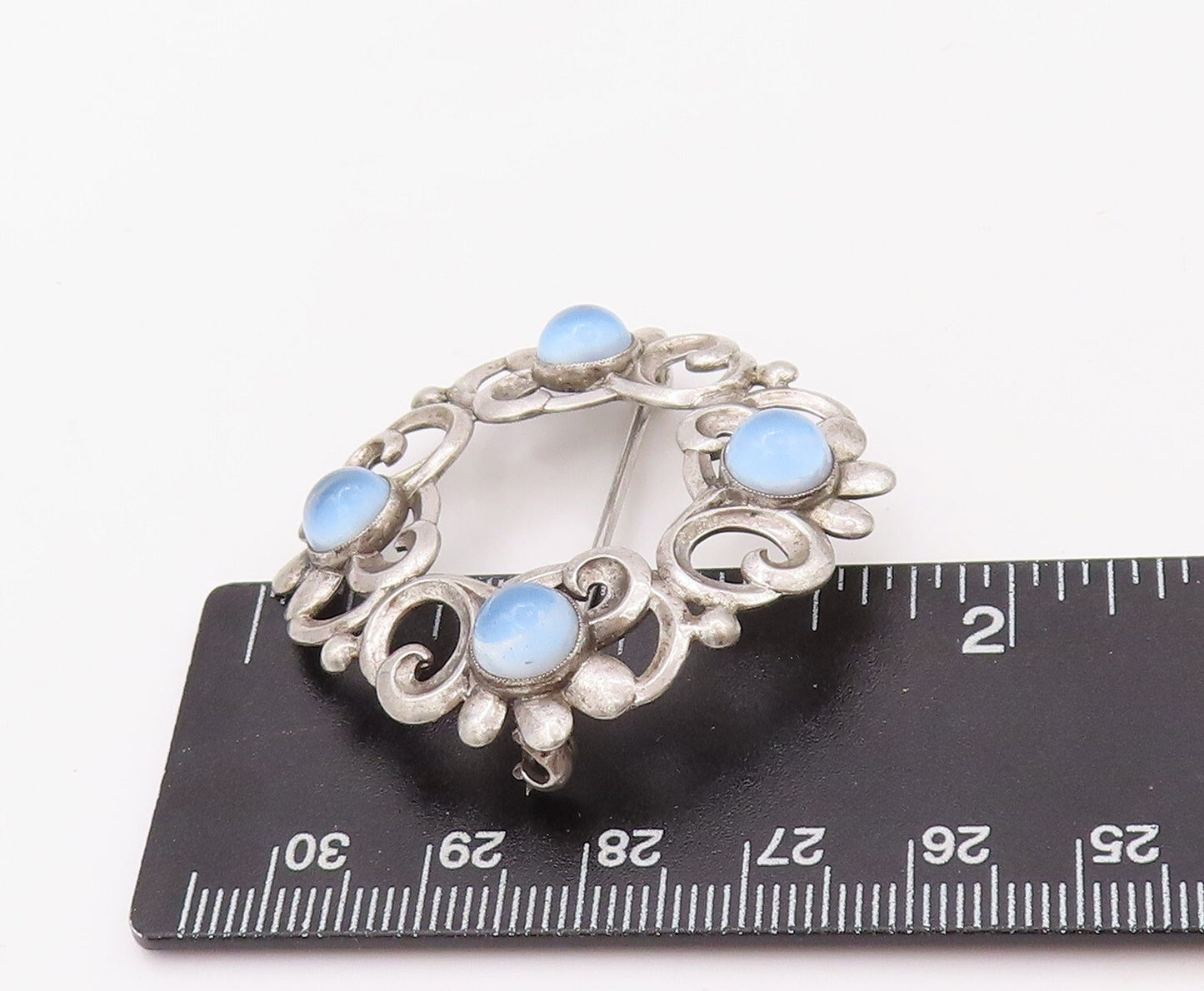 925 Sterling Silver Vintage Brooch Pin Swirly Carved Cat's Eye Wreath  BP11156