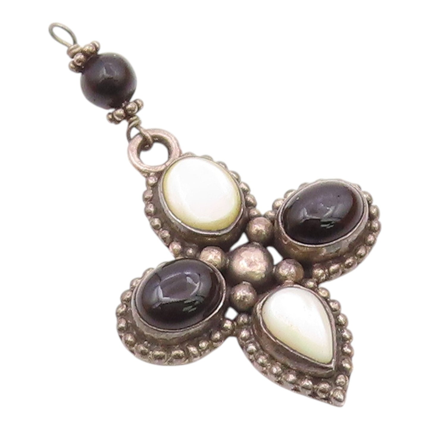 925 Sterling Silver  Vintage Mother Of Pearl & Black Onyx Pendant  PT15690