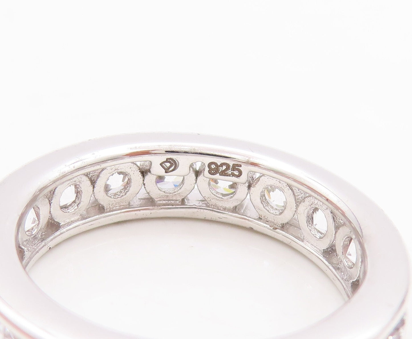 925 Sterling Silver Vintage Ring Minimalist Round Topaz 360 Band  Sz 7  RG29599