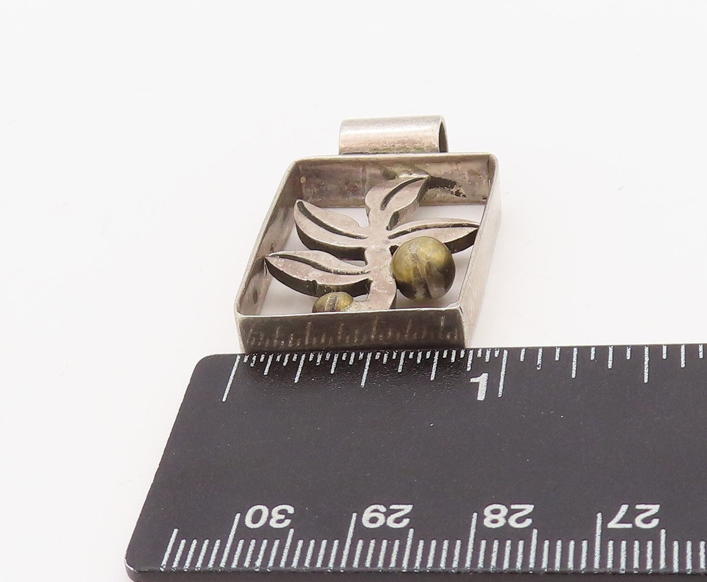 925 Sterling Silver Vintage Pendant Solid Framed Cutout Plant  PT23578