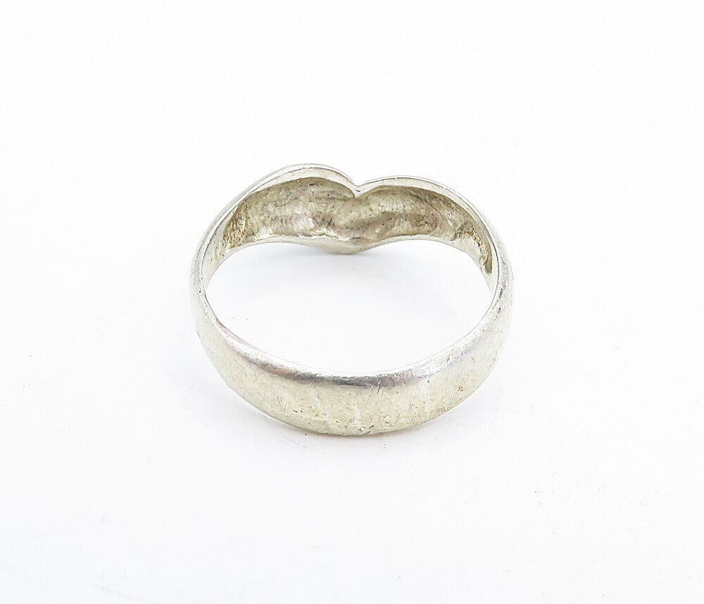925 Sterling Silver  Vintage Dark Tone Smooth Pointed Band Ring Sz 8  RG5116