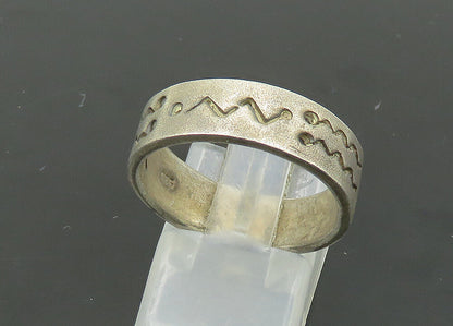 925 Sterling Silver  Vintage Etched Scribble Detail Band Ring Sz 9  RG21628