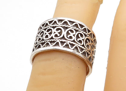 925 Sterling Silver  Vintage Oxidized Wavy Swirl Detail Band Ring Sz 6  RG5136