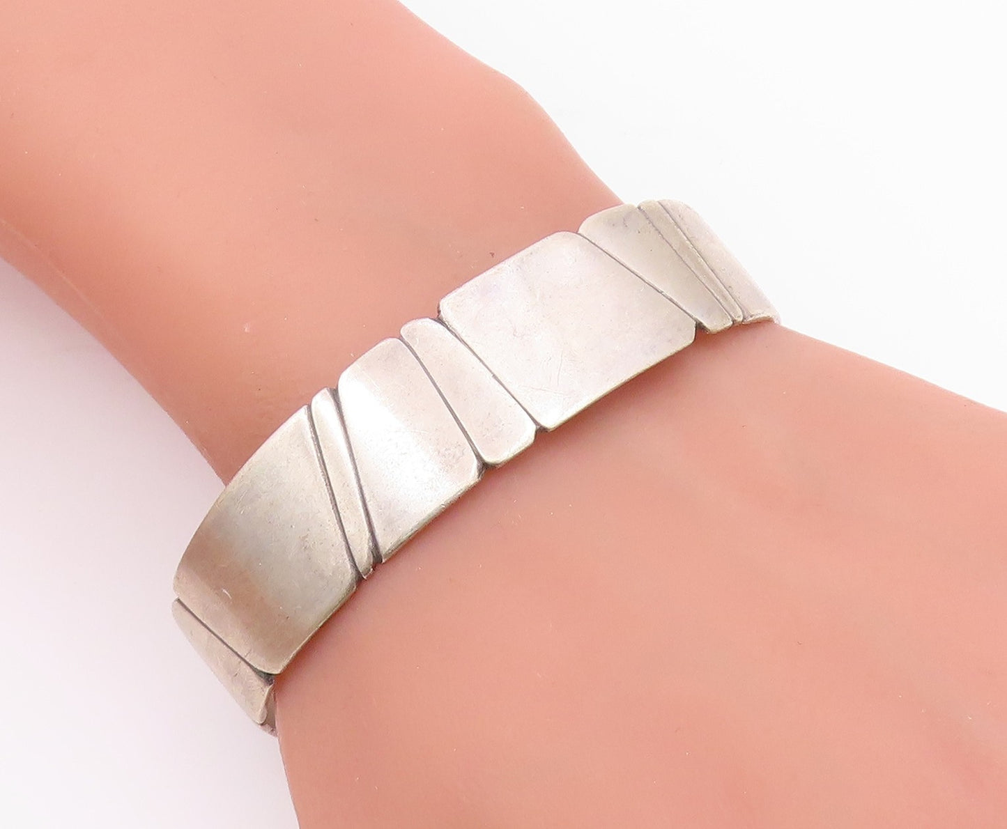 DESIGNER 925 Silver  Vintage Shiny Pattern Tapered Cuff Bracelet  BT9231