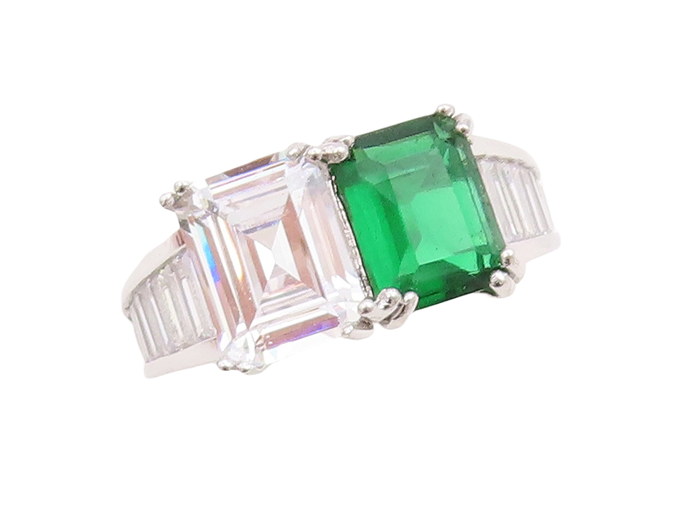 925 Sterling Silver Vintage Ring Rectangle Cut Green & White CZ  Sz 7.5 RG30994
