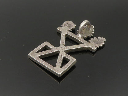 925 Sterling Silver  Vintage Smooth Open Design Etched Detail Pendant  PT19897