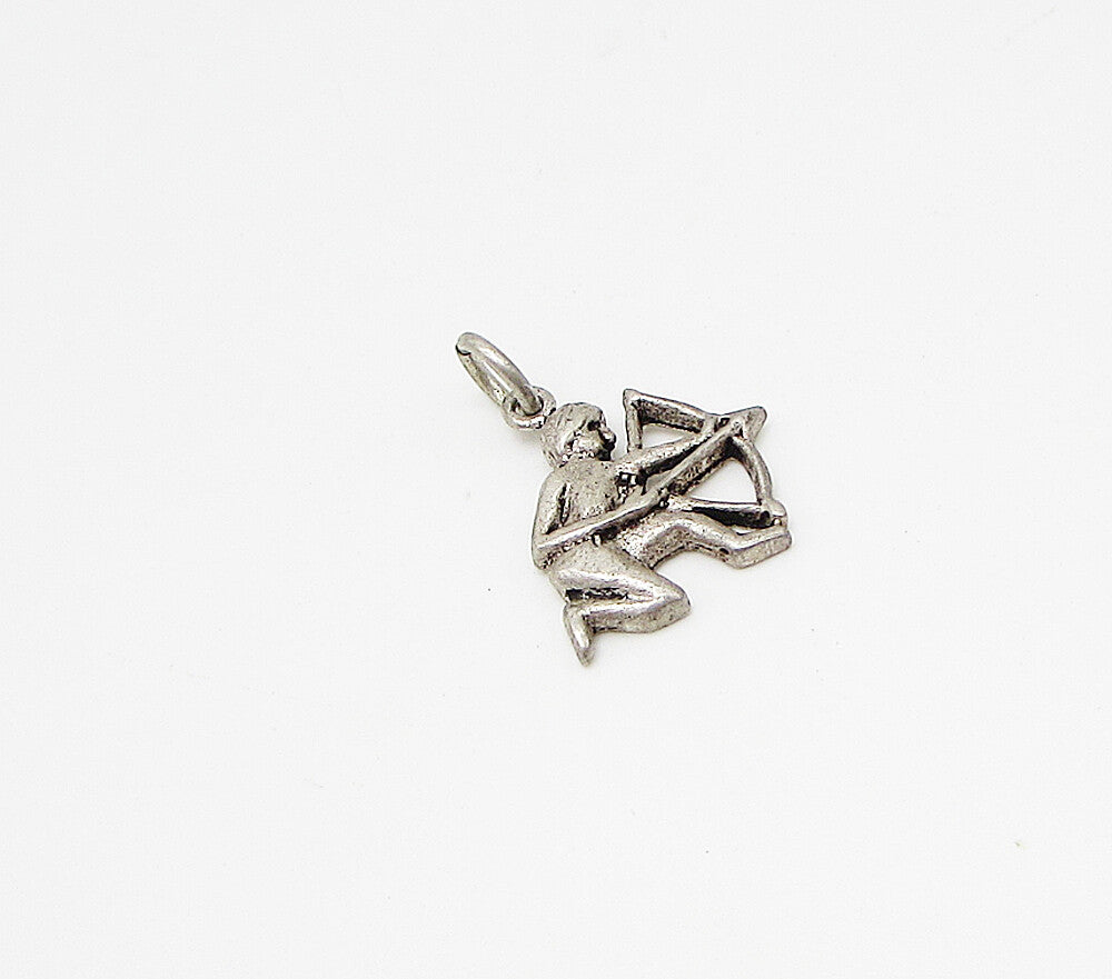 925 Sterling Silver  Vintage Bow & Arrow Shooter Charm Pendant  PT2227