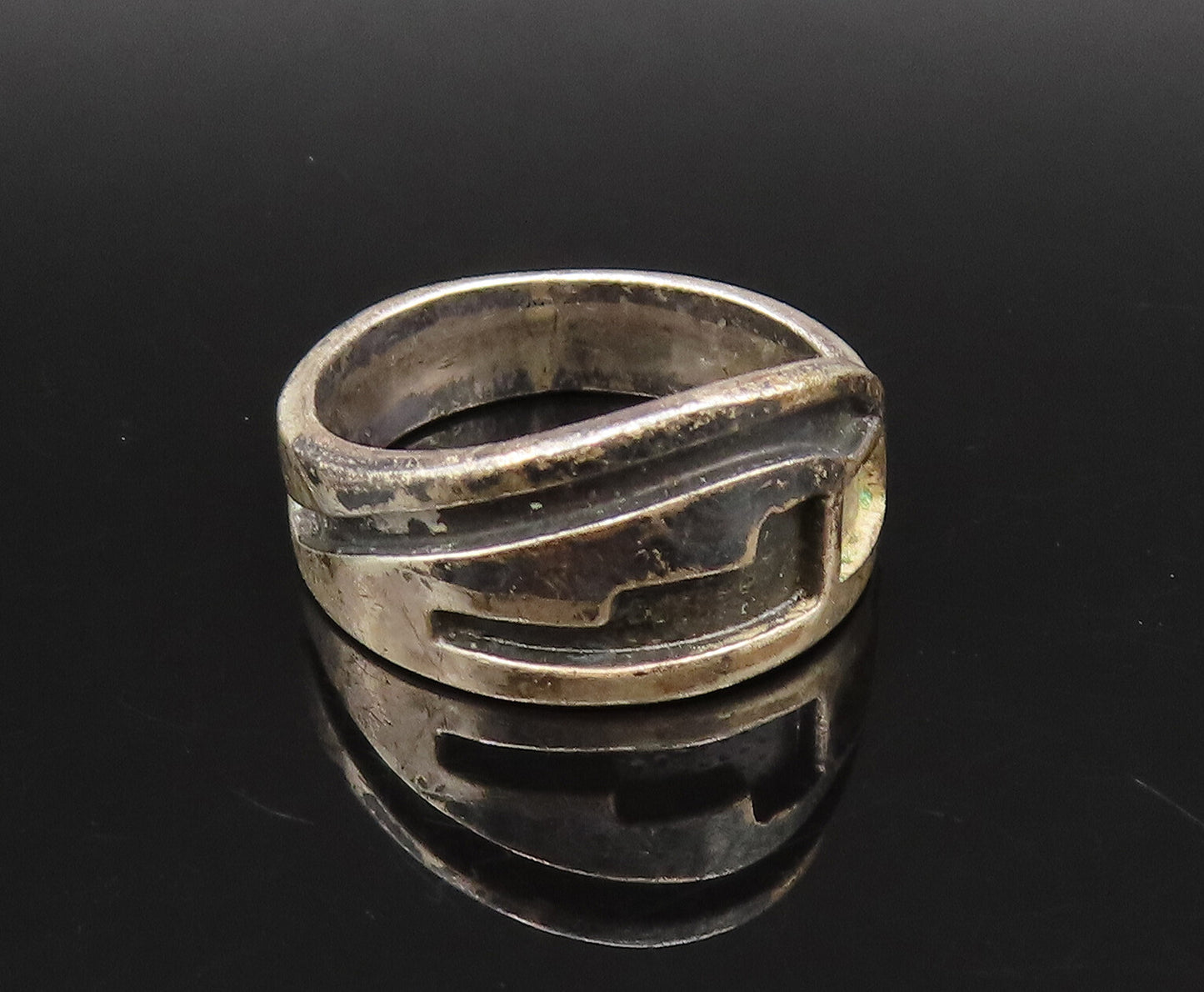 SOUTHWESTERN 925 Silver Vintage Carved Wavy Detail Band Ring Sz 8 RG26070