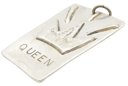 925 Sterling Silver  Vintage Shiny Royal Crown Queen Etched Pendant  PT13224