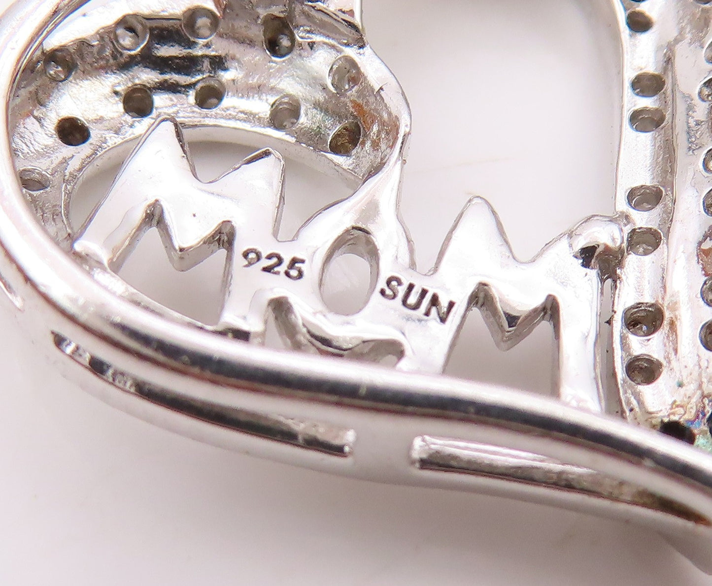 925 Sterling Silver  Vintage Genuine Diamonds Mom Love Heart Pendant  PT16609