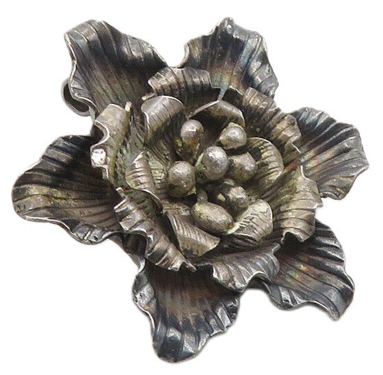 925 Sterling Silver  Vintage Antique Dark Tone Sculpted Flower Pendant  PT7903