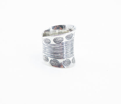 925 Sterling Silver  Etched Fish Pattern Concave Band Ring Sz 9.5  RG8543