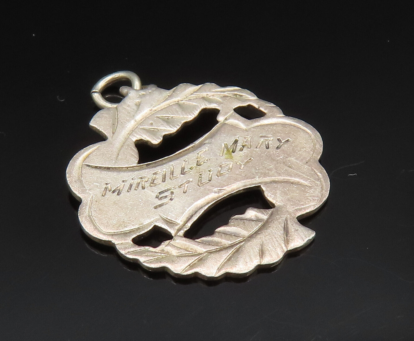 925 Sterling Silver  Vintage Antique Leaf Wreath Flat Pendant  PT20460