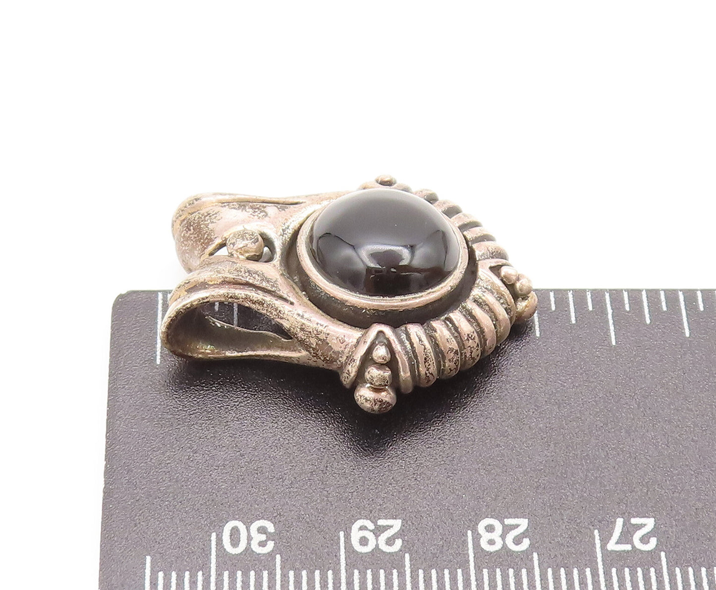 925 Sterling Silver  Vintage Round Cabochon Onyx Puffy Carved Pendant  PT22342
