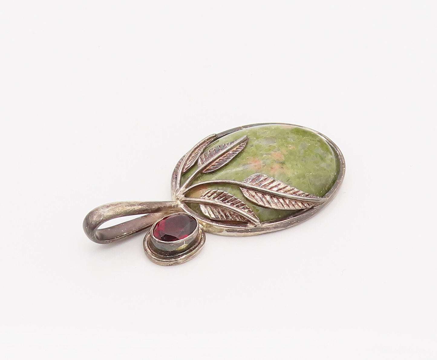 SAJEN 925 Silver  Vintage Oval Jasper With leaves & Garnet Pendant  PT22170