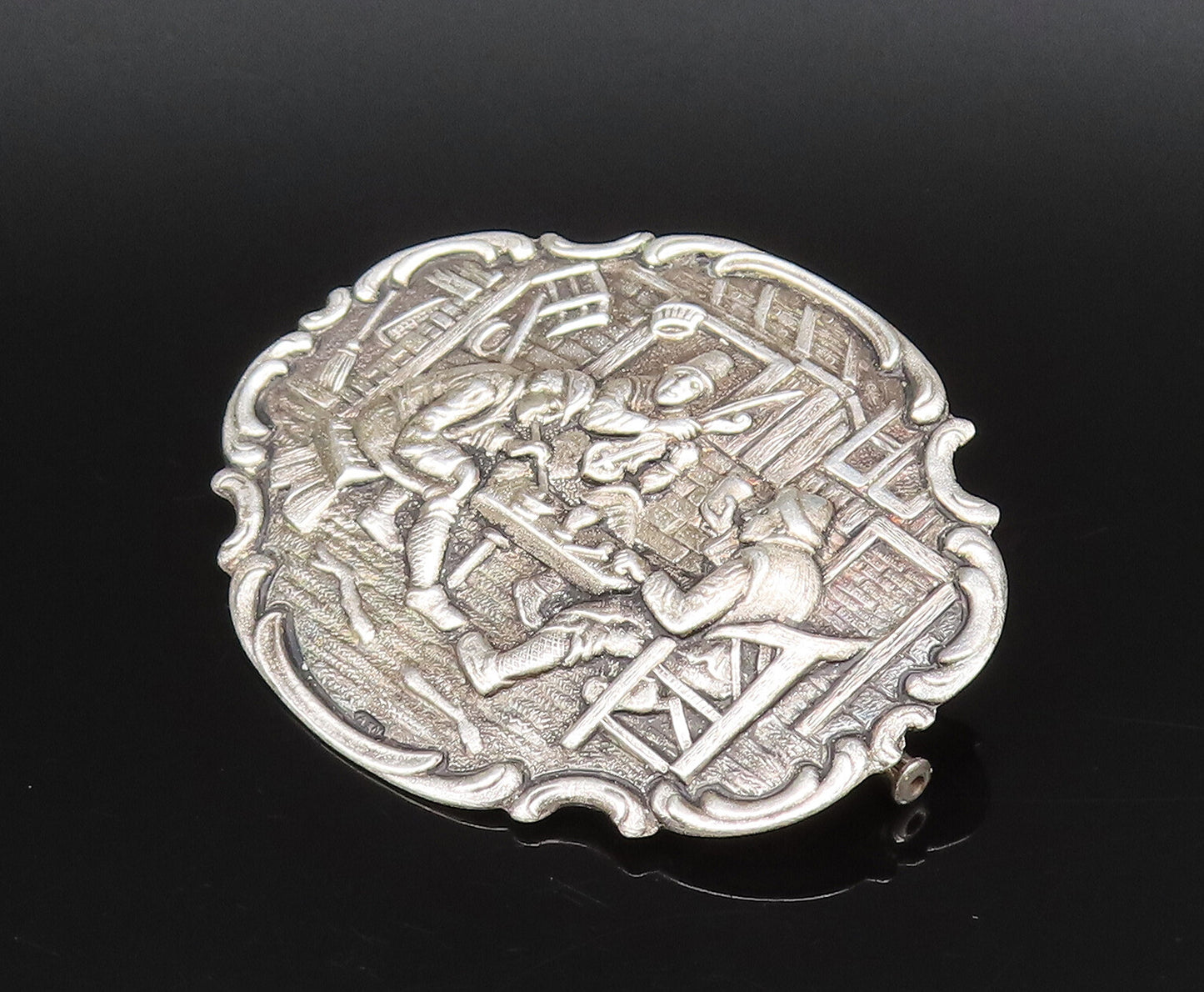 925 Sterling Silver  Vintage Dutch Men At Bar Scenery Brooch Pin  BP10057