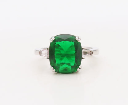 925 Sterling Silver Vintage Ring Rectangle Cut Green & White CZ  Sz 7 RG30516