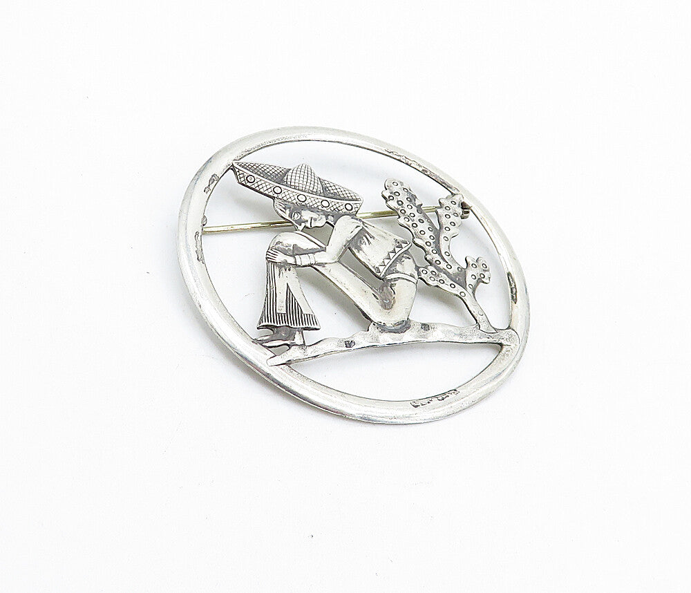 TRUART 925 Sterling Silver  Vintage Sitting Man Cactus Scene Brooch Pin BP1595