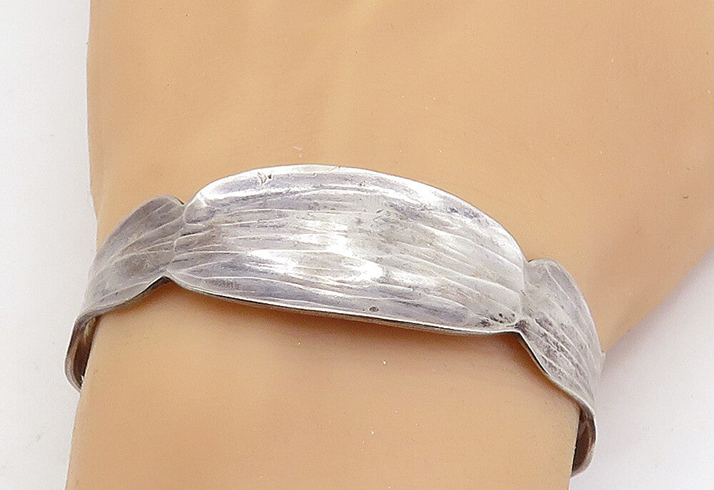 925 Sterling Silver  Vintage Dark Tone Textured Wavy Cuff Bracelet  BT3283