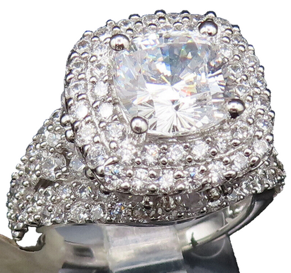 925 Sterling Silver  Vintage Multi Stone Cubic Zirconia Halo Ring Sz 7 RG25391