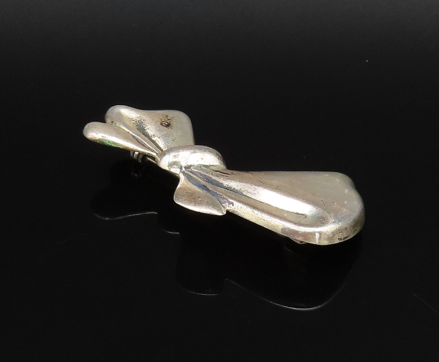 925 Sterling Silver  Vintage Asymmetric Ribbon Bow Tie Brooch Pin  BP9948