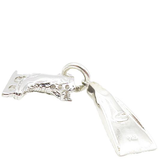 925 Sterling Silver  Vintage Petite Shiny Ice Skate & Flipper Pendant  PT6682