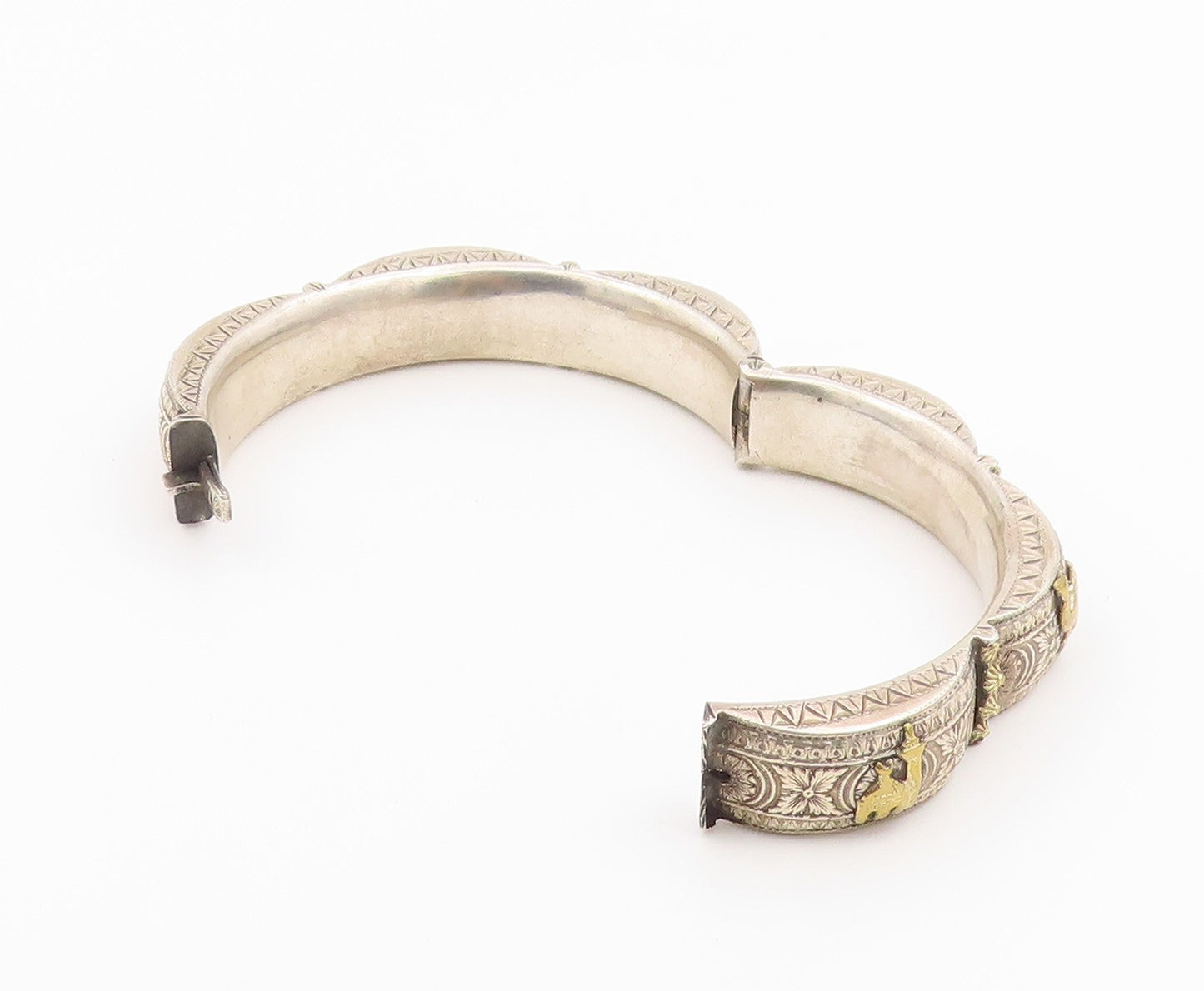 925 Sterling Silver Vintage Bracelet Etched Camel Motif Scalloped Bangle BT12154