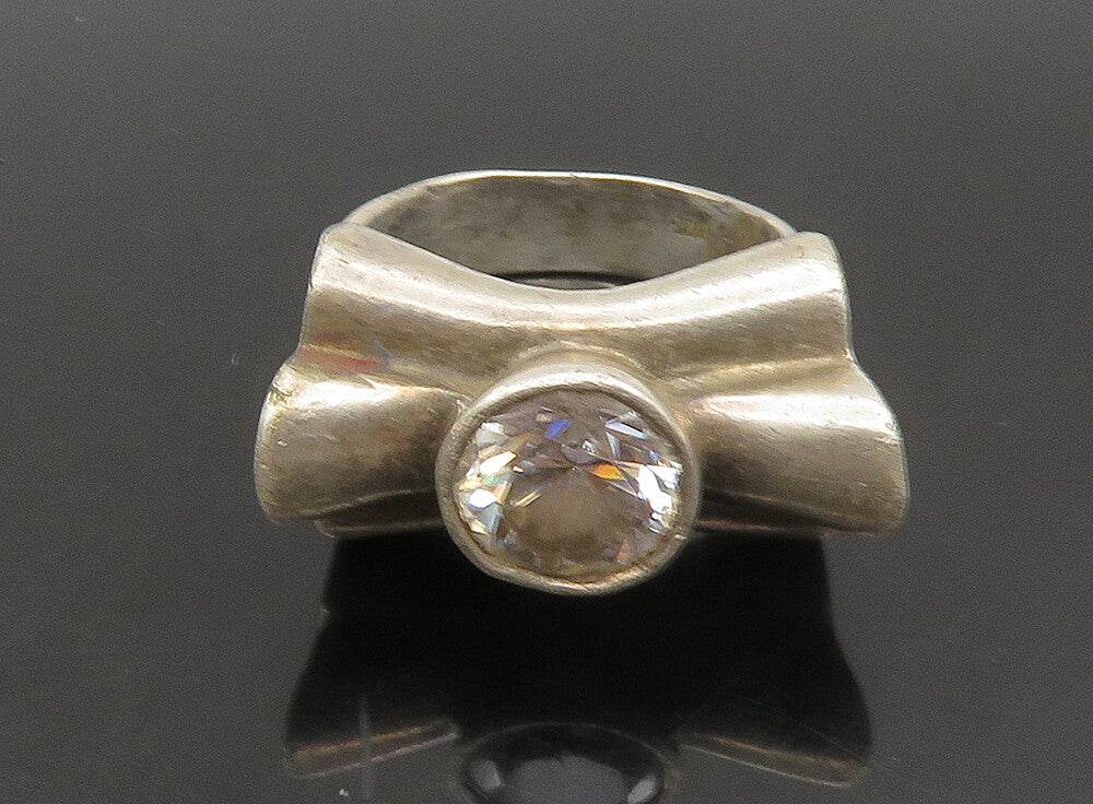 925 Sterling Silver  Vintage Cubic Zirconia Bow Motif Band Ring Sz 8  RG23619