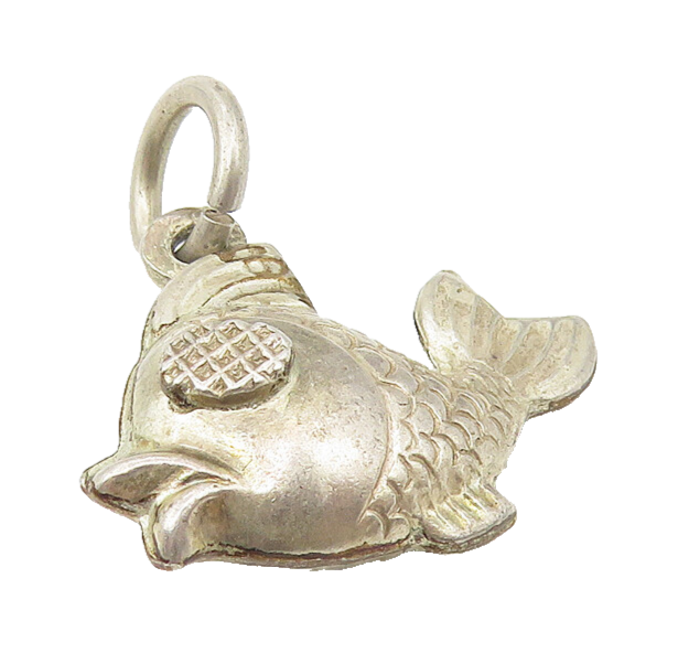 925 Sterling Silver  Vintage Petite Hollow Fish Etched Detail Pendant  PT8579