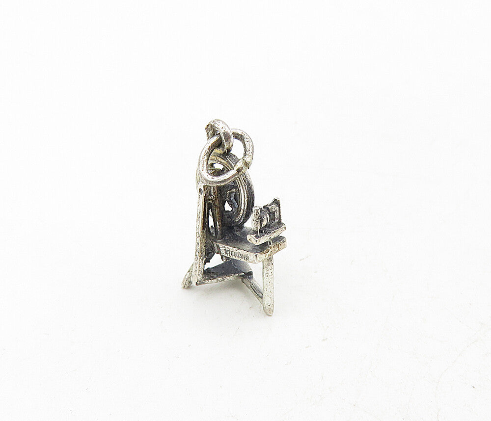 925 Sterling Silver  Vintage Old Fashioned Spinning Wheel Drop Pendant  PT6853