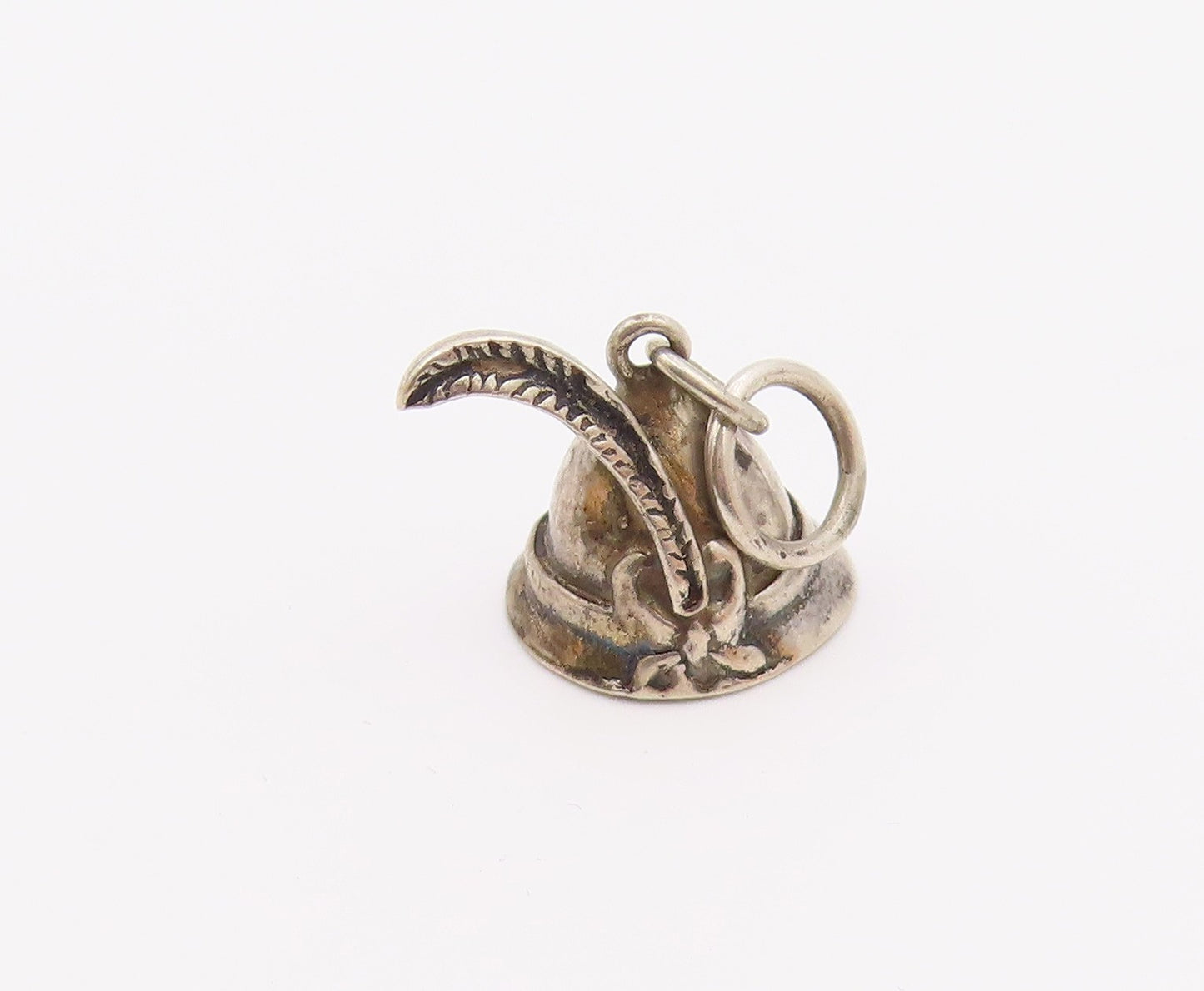 925 Sterling Silver  Vintage Dark Tone Robbin Hood Hat Pendant  PT16726