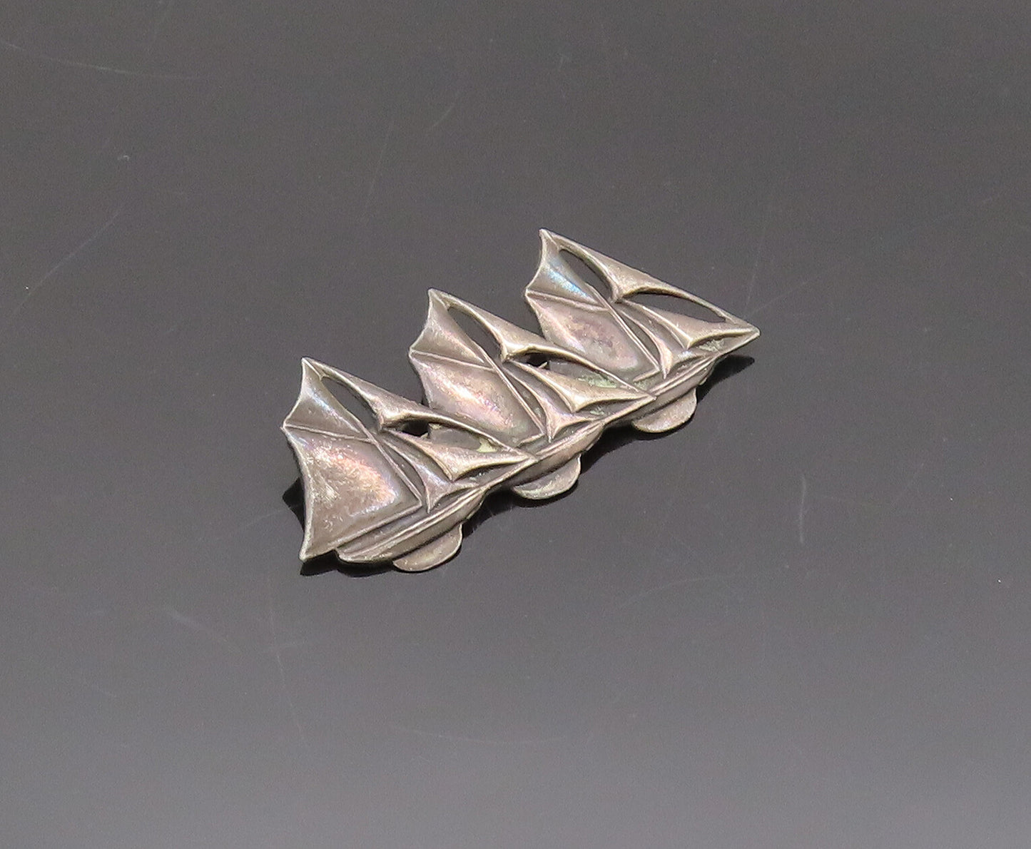 925 Sterling Silver Vintage Brooch Pin Carved Three Linked Sailor Boat  BP10554