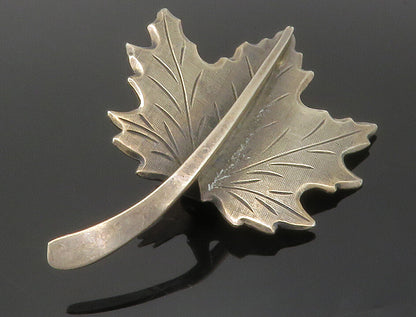 BEAU 925 Sterling Silver  Vintage Dark Tone Maple Leaf Brooch Pin  BP5049