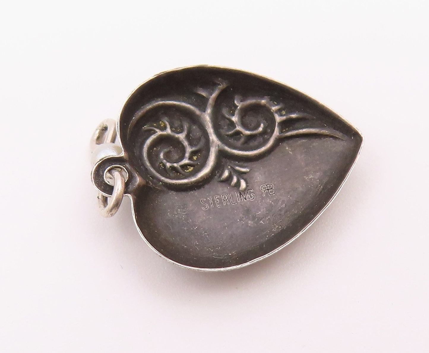 925 Sterling Silver  Vintage Petite Pearl Swirl Love Heart Pendant  PT16465