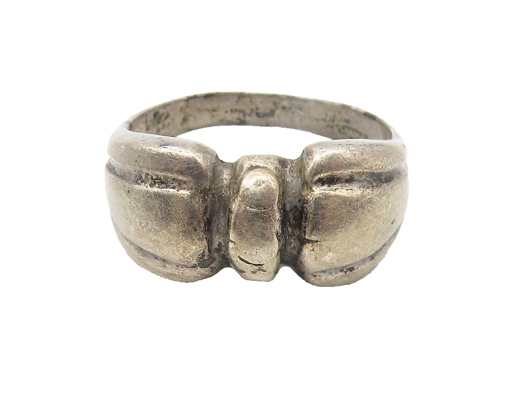 925 Sterling Silver  Vintage Dark Tone Bow Tie Design Band Ring Sz 8  RG10709