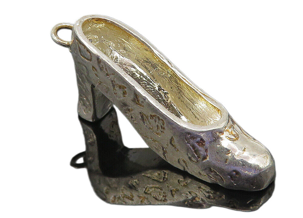 925 Sterling Silver  Vintage Shiny Etched High Heel Shoe Motif Pendant  PT8604