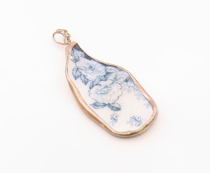 925 Sterling Silver  Vintage Blue Floral Detail Swirl Bail Pendant  PT11491