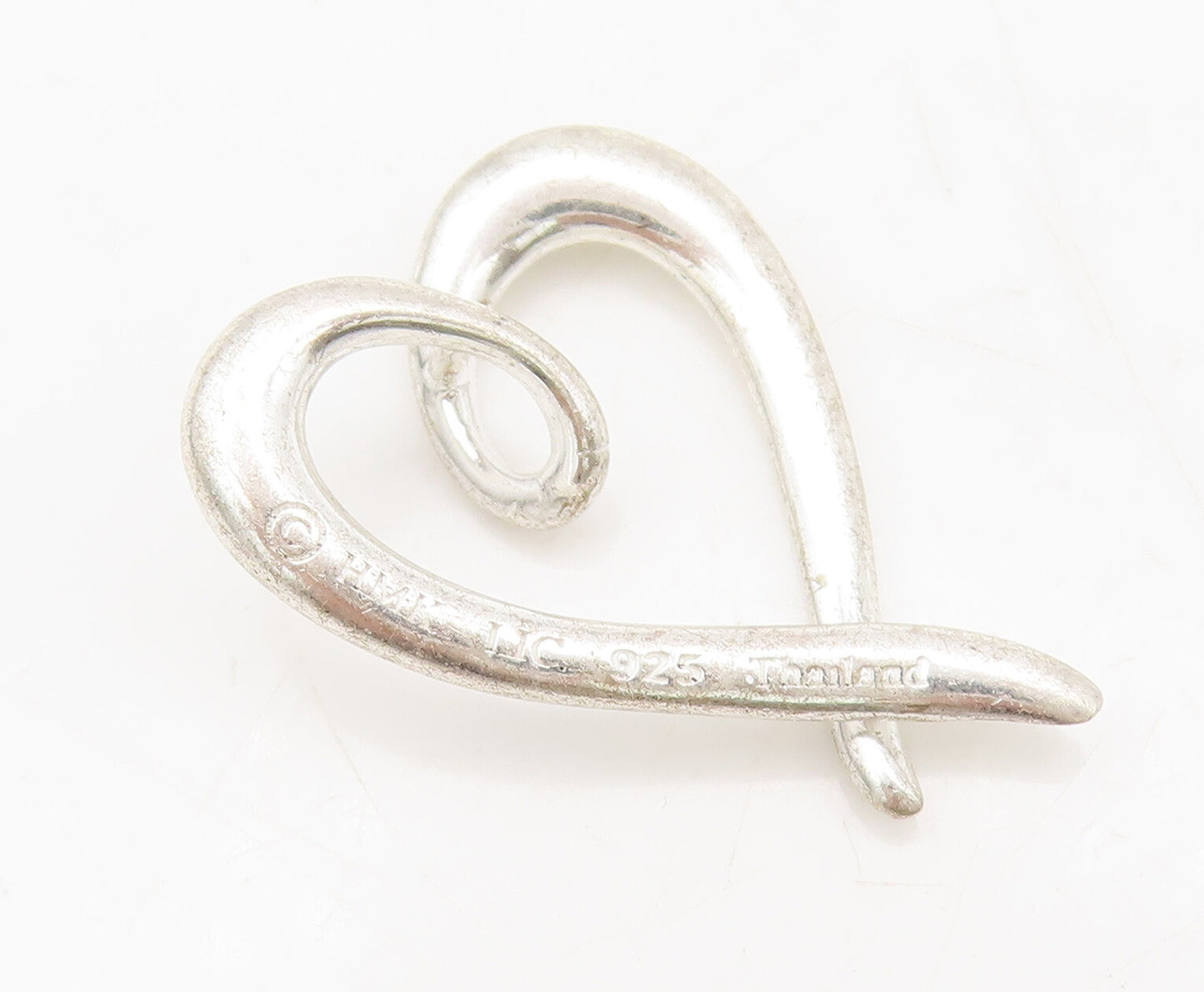 925 Sterling Silver  Vintage Minimalist Solid Swirled Heart Pendant  PT22385