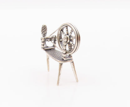 925 Sterling Silver  Vintage Old Fashioned Spinning Wheel Trinket  TR2815
