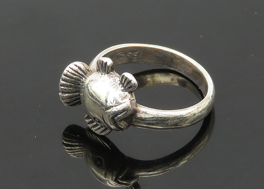 925 Sterling Silver  Vintage Shiny Blowfish Motif Band Ring Sz 5.5  RG22383
