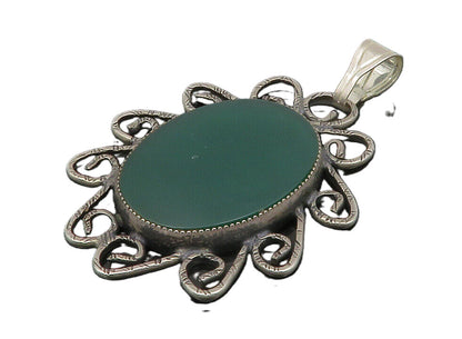 925 Sterling Silver  Vintage Green Carnelian Floral Swirl Pendant  PT11492